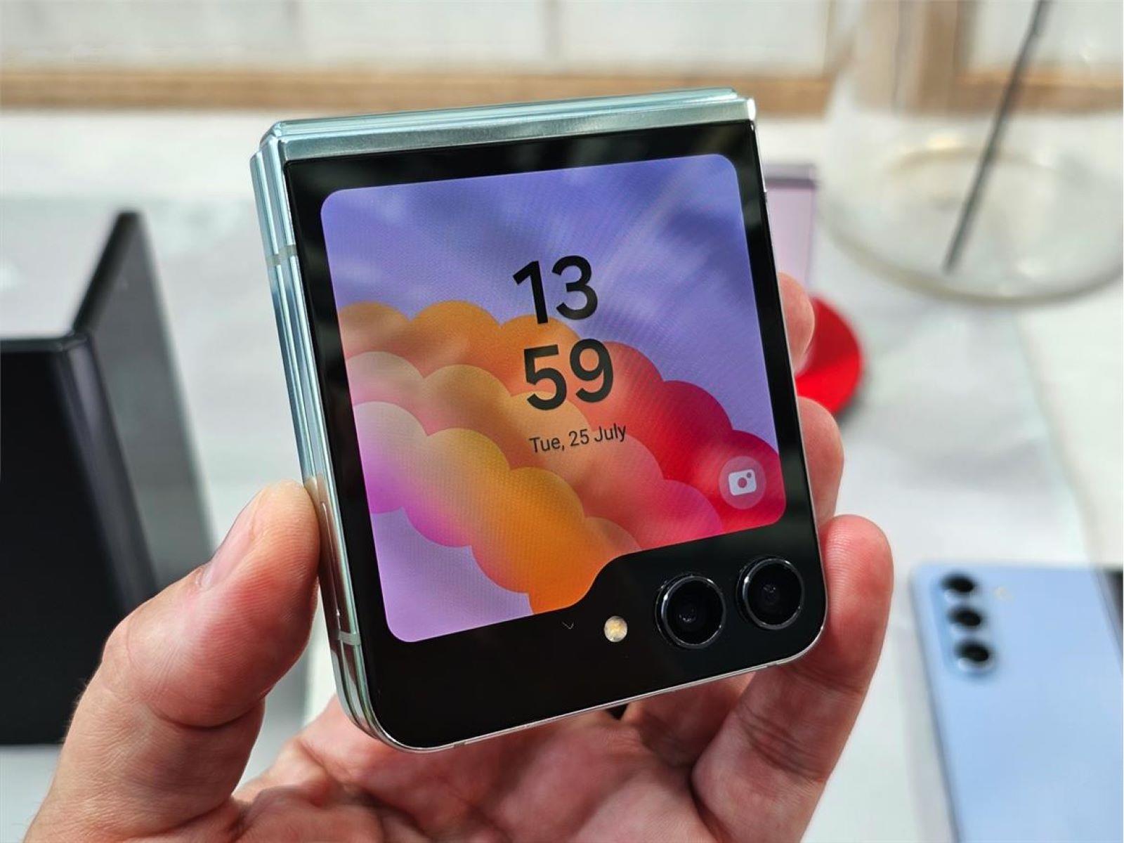 Samsung Galaxy Z Flip 6 Leak Reveals 12GB Of RAM And More